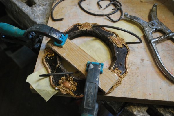 Blondel-Rahmenuhr Rosette leimen Restaurierung antiker Uhrengehäuse