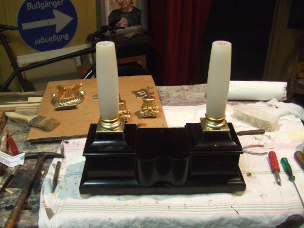 Zusammenbau des Biedermeier Uhrengehäuses