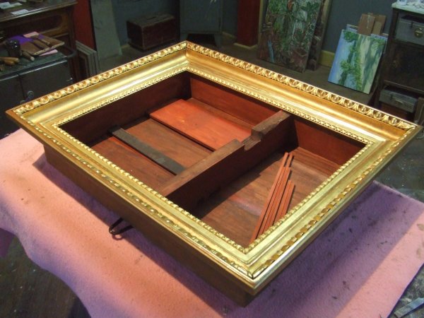 Wiederherstellung einer Ochsenaugen-Bilderuhr in der factory18 Wien